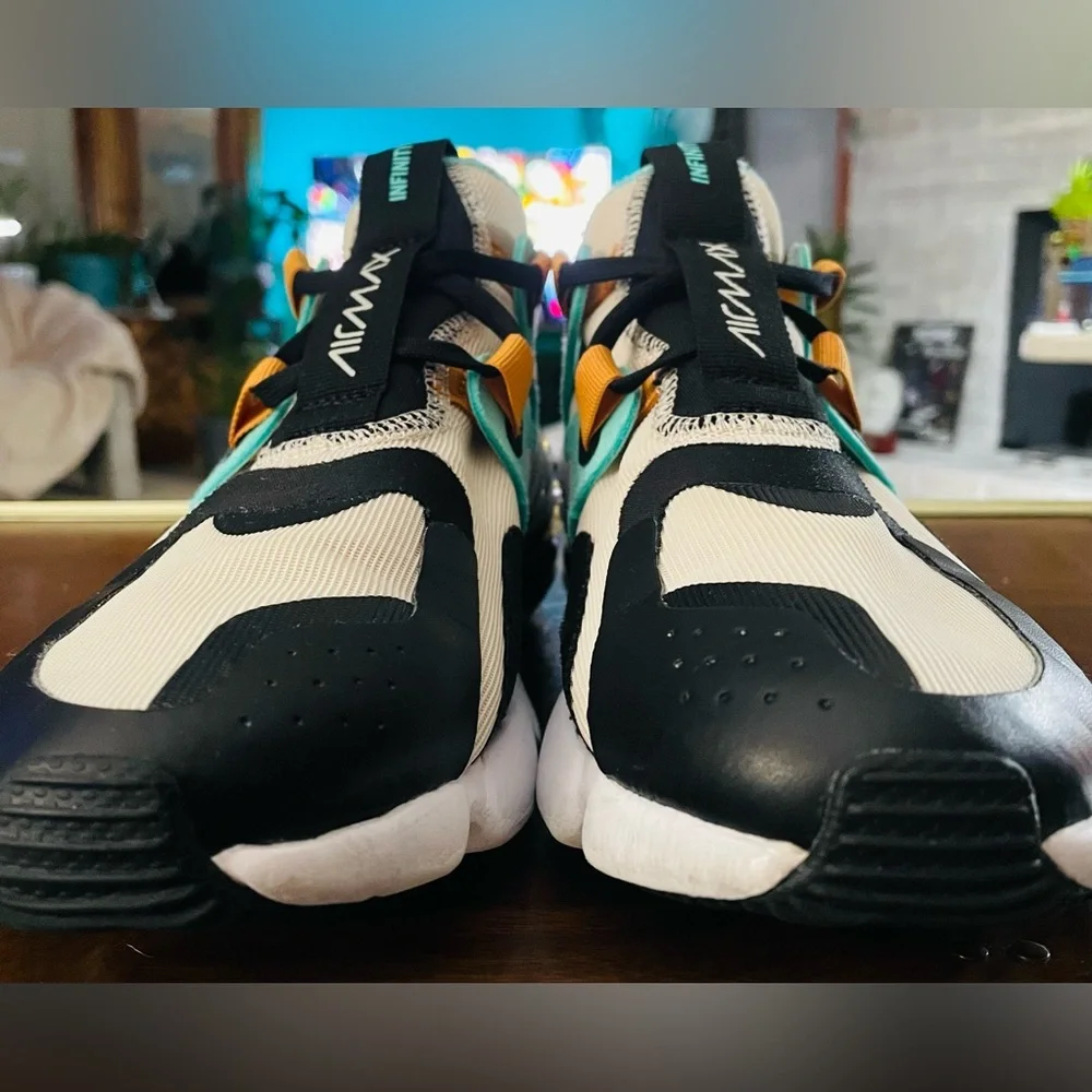 Nike Air Max Infinity
'Phantom' Clean shoe. Replacement box.
10.5 M - Picture 8 of 11
